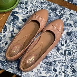 Clark’s Nude alitay flats